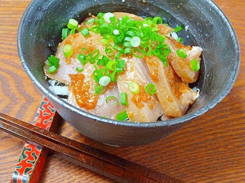 いつもと違う☆　「まぐろ韓流ピリ辛漬け丼」